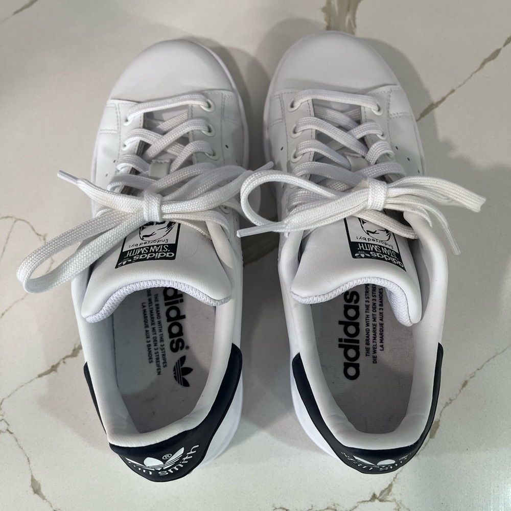Adidas Stan Smith Shoes. Big Boy 4.5 Color White And Dark Blue. - Picture 6 of 10